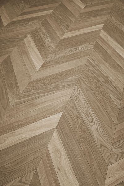 Chevron 45° Krügers "CREMA" NATUR-Sortierung, Stabbreite: 140mm